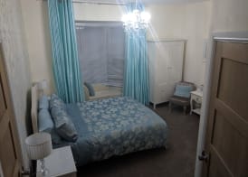 Lion House Bed & Breakfast with Restaurant 4