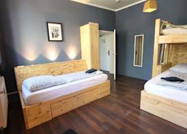 Blue Doors Hostel KTV 5