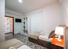 KURTI Hotel 4