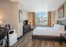 Coast Lonsdale Quay Hotel 4