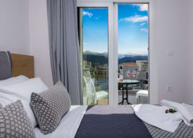 Deluxe City Hotel 4