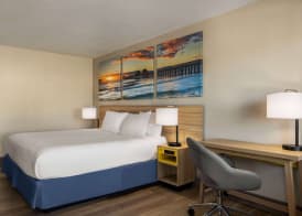 Days Inn by Wyndham Cocoa Beach Port Canaveral 5