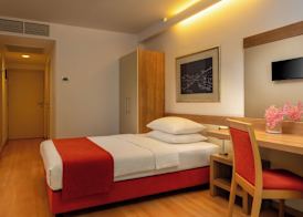 Hotel Aurora 5