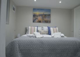 Watersedge Guest House 5