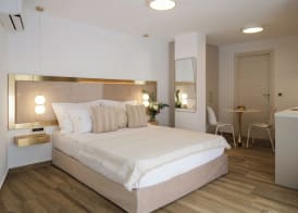 Golden Luxury Suites 4