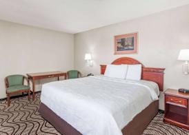 Travelodge by Wyndham Victorville 3