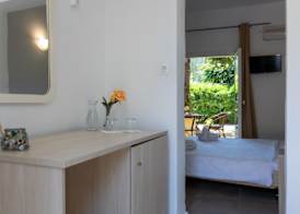 Wilde Rose Hotel 5