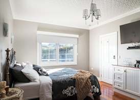 Noah's Stanley Luxury Bed and Breakfast 5