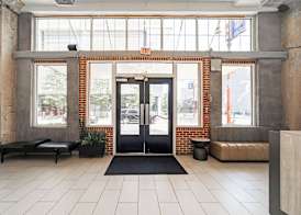 The District at Hogg Palace, A Wyndham Hotel 3