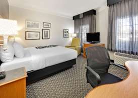 La Quinta by Wyndham Dallas - Addison Galleria 5
