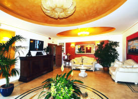 Fashion Hotel 4