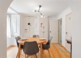 Portuguese Design 1 Bedroom Apartment in the Heart of Lisbon 4