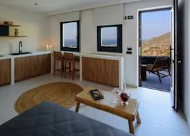 Ryolithos Suites 4