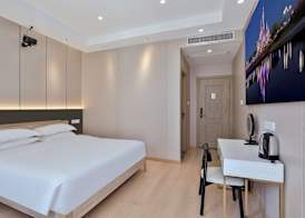 Yinshu Lunas Vila Courtyard Garden Resort Hotel (Shanghai International Tourism Resort Branch) 5