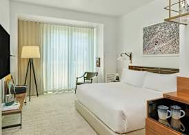 Halcyon, a hotel in Cherry Creek, Denver 4