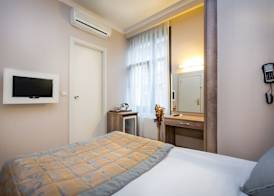 Fatih Hotel Corner 3
