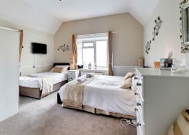 Robin Hill Heritage Guest House 4