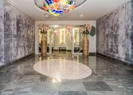 Royal Taj Mahal Hotel 4