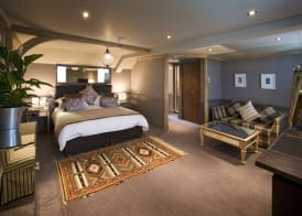 The Farmhouse Hotel and Restaurant 3