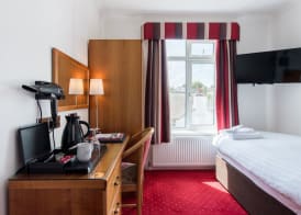 The Queens Hotel 4