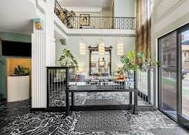 EMBASSY HOTEL 4