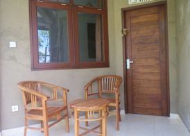 Amed Sari Beach Guesthouse 5