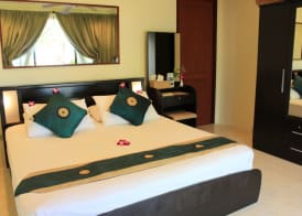 The Waterfront Hotel at Fisherman's Village 4
