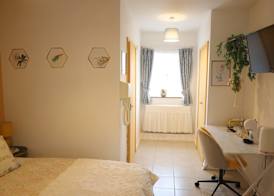 The Evergreen Hotel 4