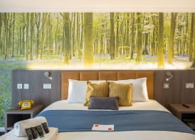 Burleigh Court Hotel and Leisure 3