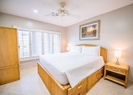 Seven Mile Beach Resort 5