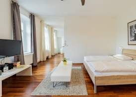 SUITE & APART 3