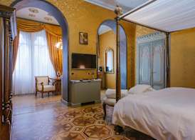 Relais & Chateaux Villa Crespi 5