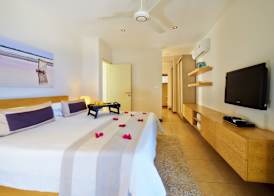 Bon Azur Beachfront Suites & Penthouses by LOV Mauritius 5