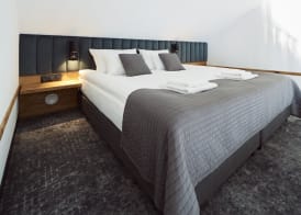 New Port Apartments on the River 4