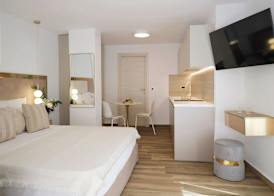 Golden Luxury Suites 3