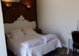 Hotel Casa Día y Noche 5