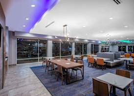 La Quinta Inn & Suites by Wyndham Oxford 3