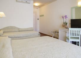 Blu Hotel Laconia Village 5