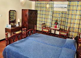 Grand Oriental Hotel 4