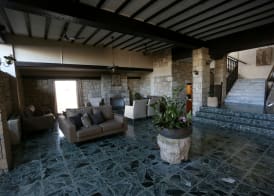 Dionysos Central Hotel 5
