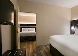 Holiday Inn Express & Suites EVERETT by IHG 4