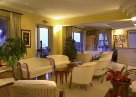 Lion's Hotel 3