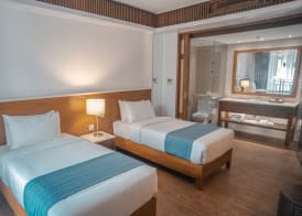 Mandarin White Sand Boracay 4