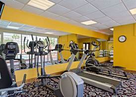 Ramada by Wyndham Tampa Airport Westshore 3
