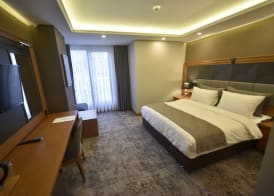 FOUR SEVEN HOTEL 3