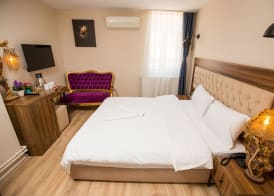 Corner Garden Hotel 5