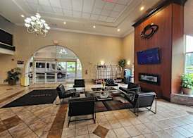 Ramada by Wyndham SeaTac Airport 2