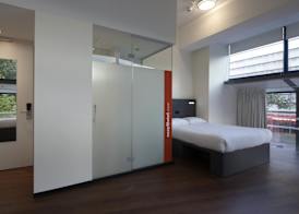 easyHotel Rotterdam City Centre 3
