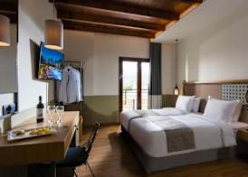 Petousis Hotel & Suites 4