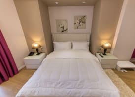 Demi Hotel 4
